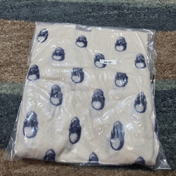 360CASHMERE SIZE M CASHMERE SKULL PRINT TURTLENECK SWEATER - Picture 8 of 8